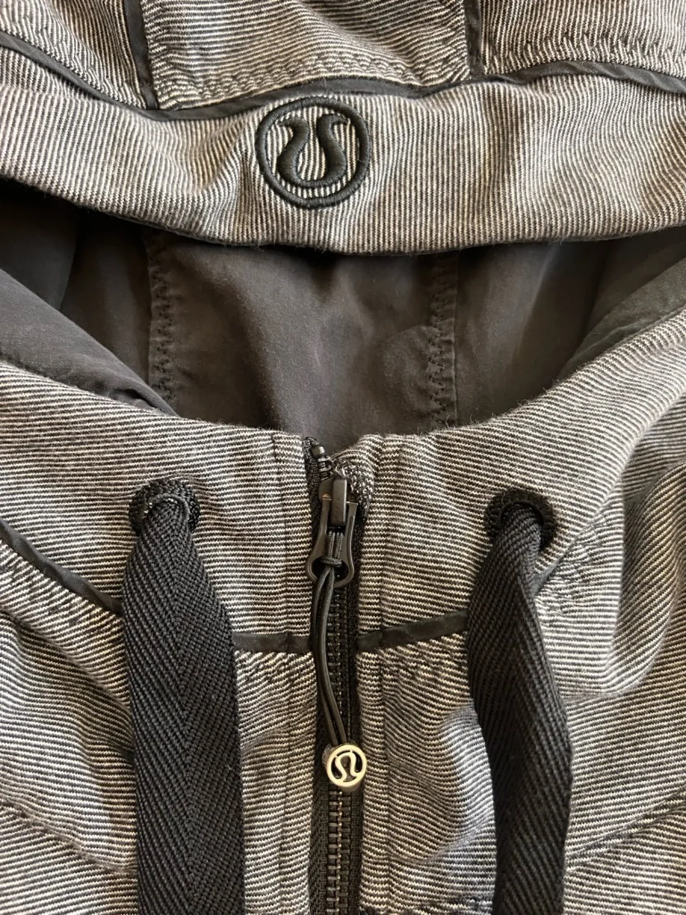 Lululemon Live Simply Jacket White Black Microstripe Full Zip Hooded Womens Sz 6